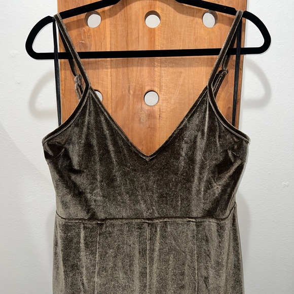 MPC Green Velvet Jumpsuit - Picture 6 of 10